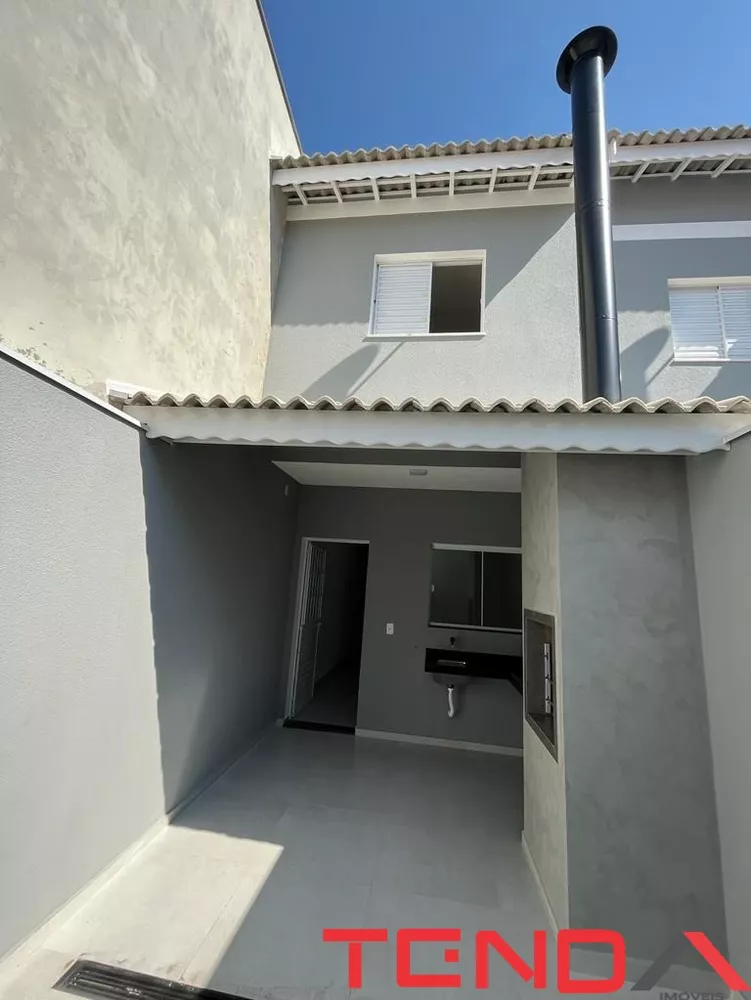 Casa à venda com 2 quartos, 120m² - Foto 3