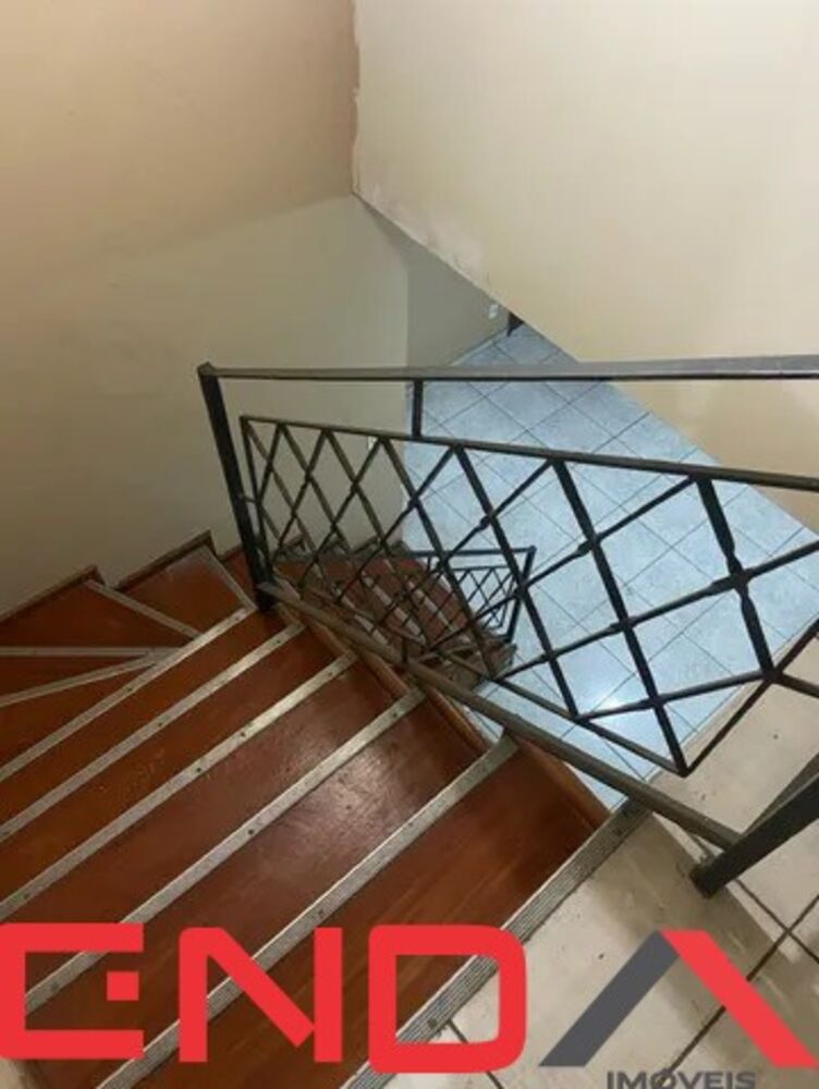 Casa para alugar com 4 quartos, 157m² - Foto 2