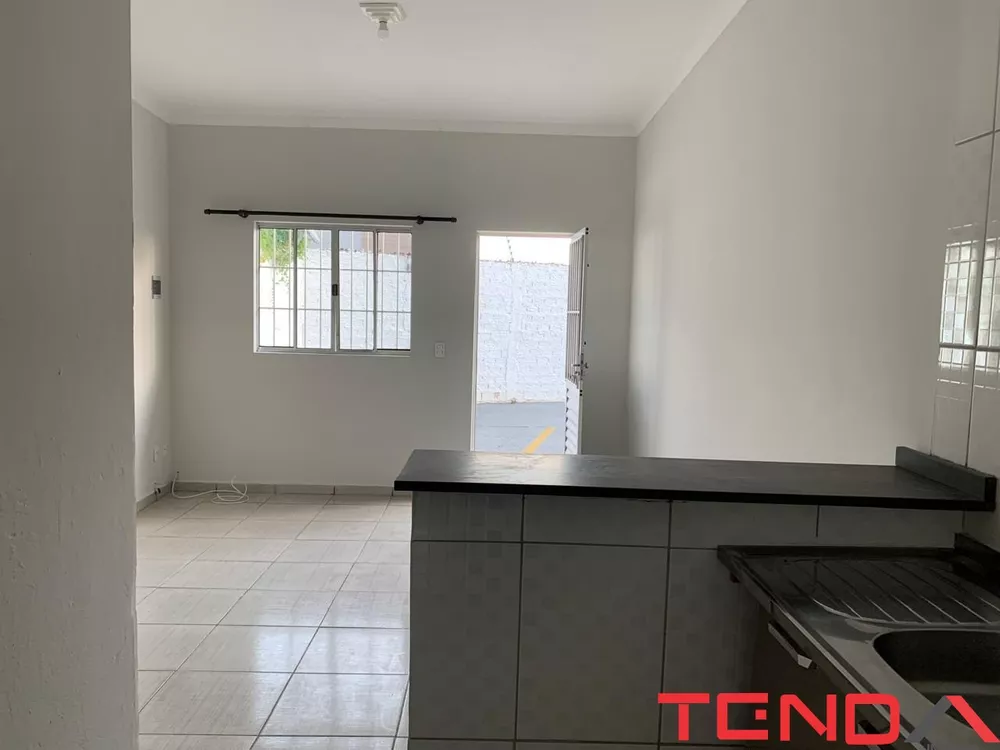 Casa para alugar com 1 quarto, 28m² - Foto 4