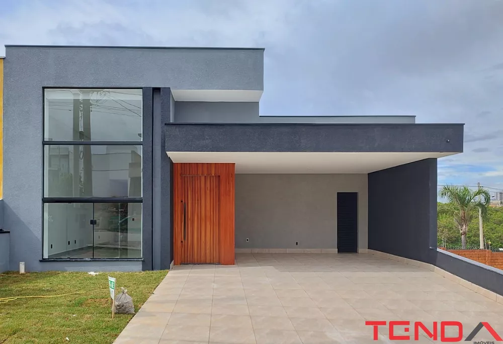 Casa à venda com 3 quartos, 267m² - Foto 1