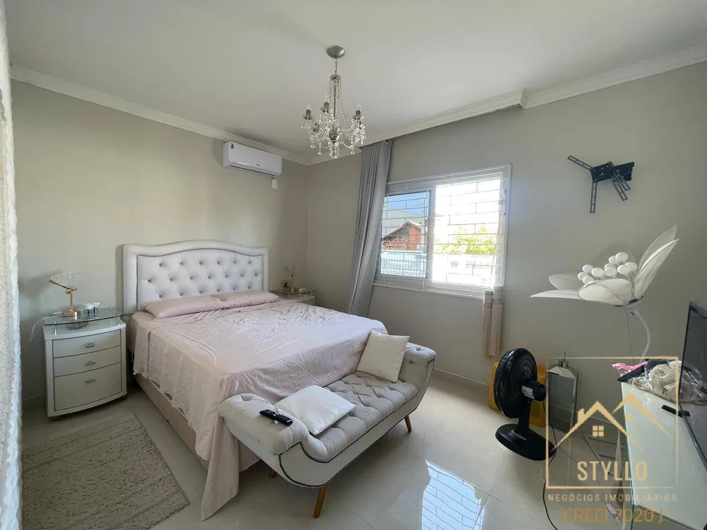 Casa, 5 quartos, 198 m² - Foto 3
