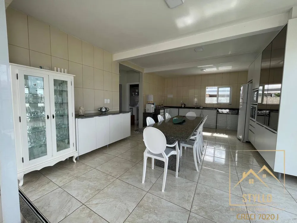 Casa, 5 quartos, 198 m² - Foto 4