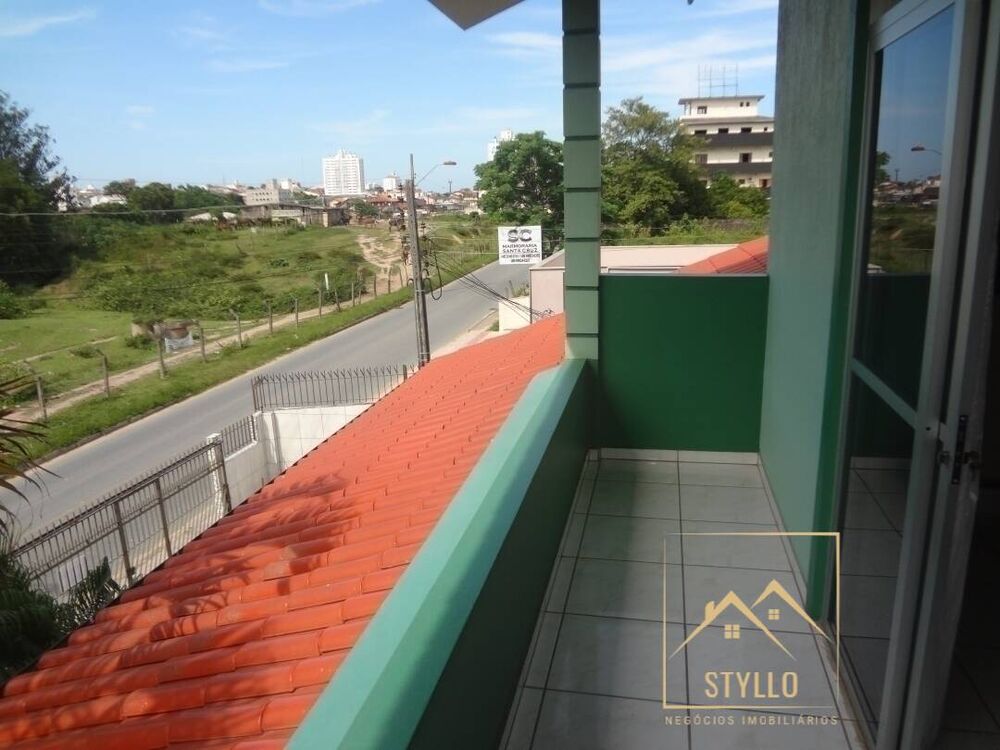 Casa, 3 quartos, 200 m² - Foto 1