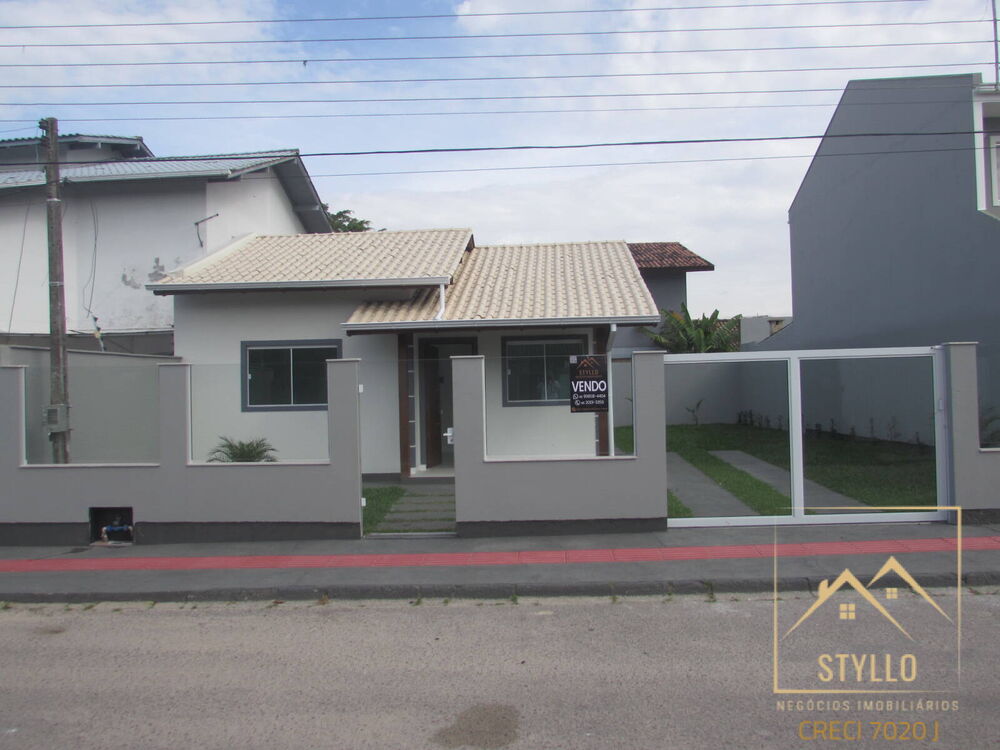 Casa à venda com 2 quartos, 65m² - Foto 1