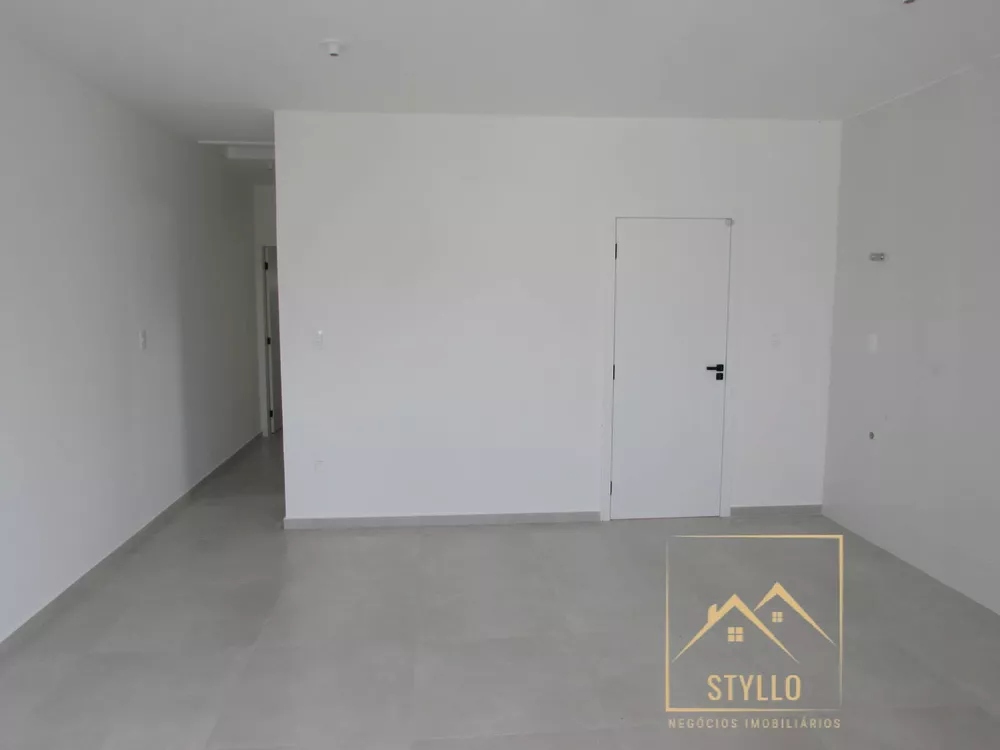 Casa à venda com 2 quartos, 125m² - Foto 4