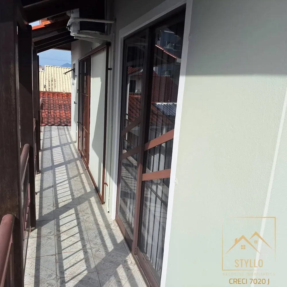 Casa, 4 quartos, 156 m² - Foto 1