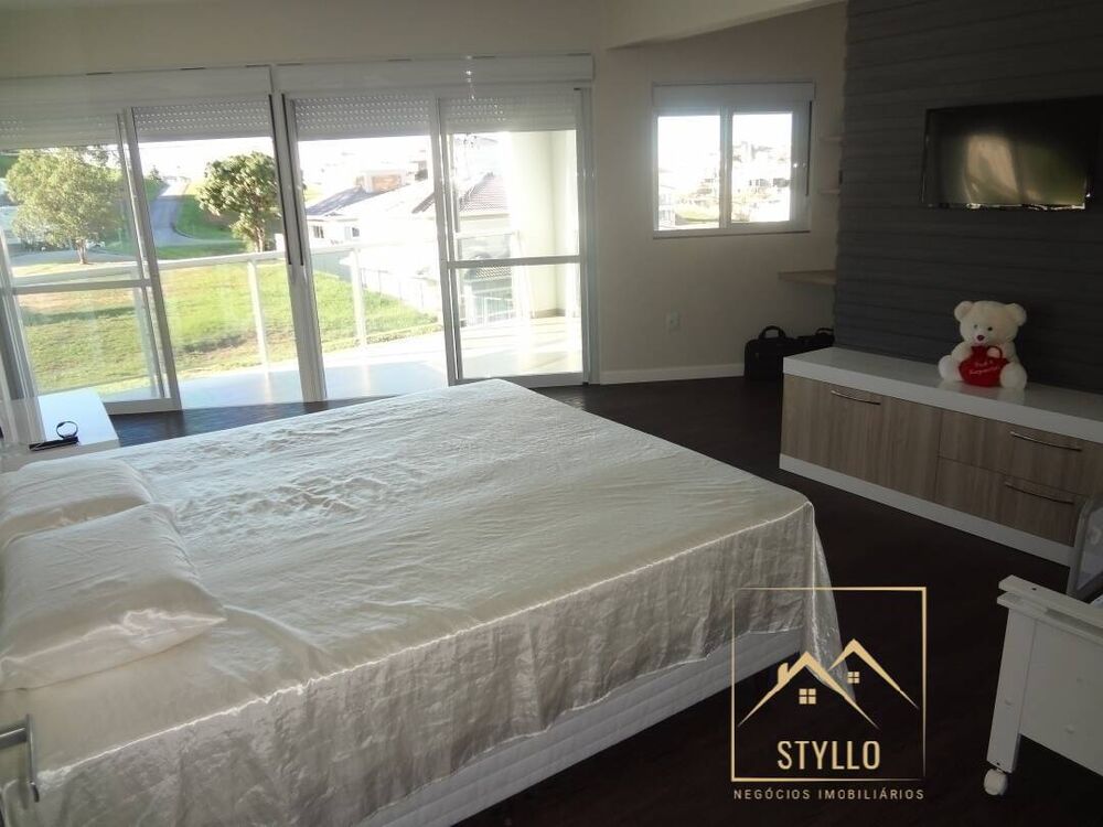 Casa de Condomínio à venda com 3 quartos, 361m² - Foto 2