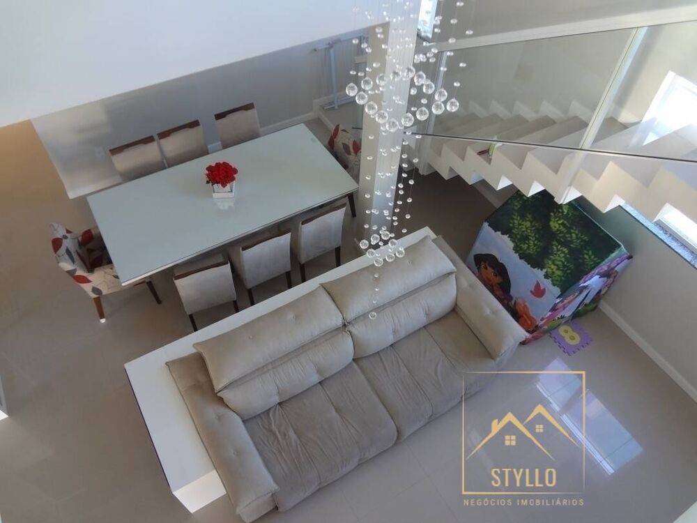 Casa de Condomínio à venda com 3 quartos, 361m² - Foto 1