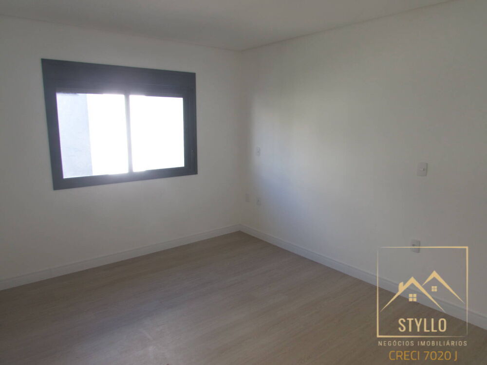 Casa à venda com 3 quartos, 184m² - Foto 4