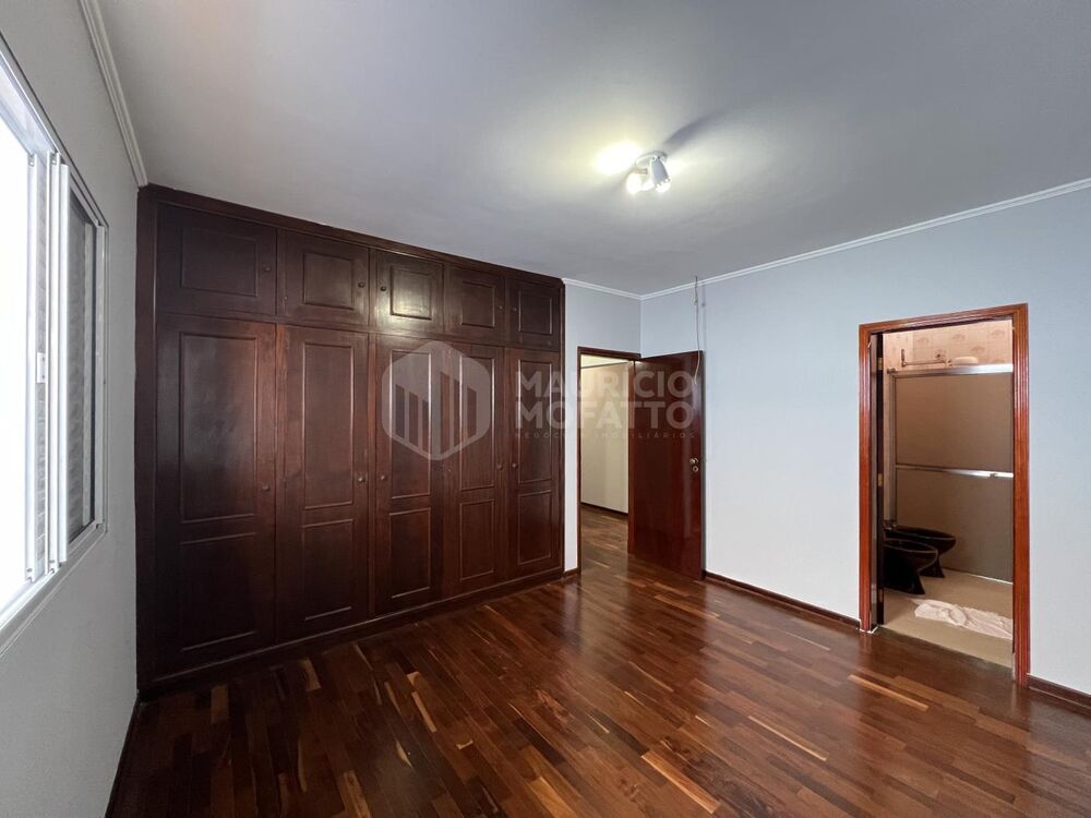 Casa à venda com 2 quartos, 300m² - Foto 4