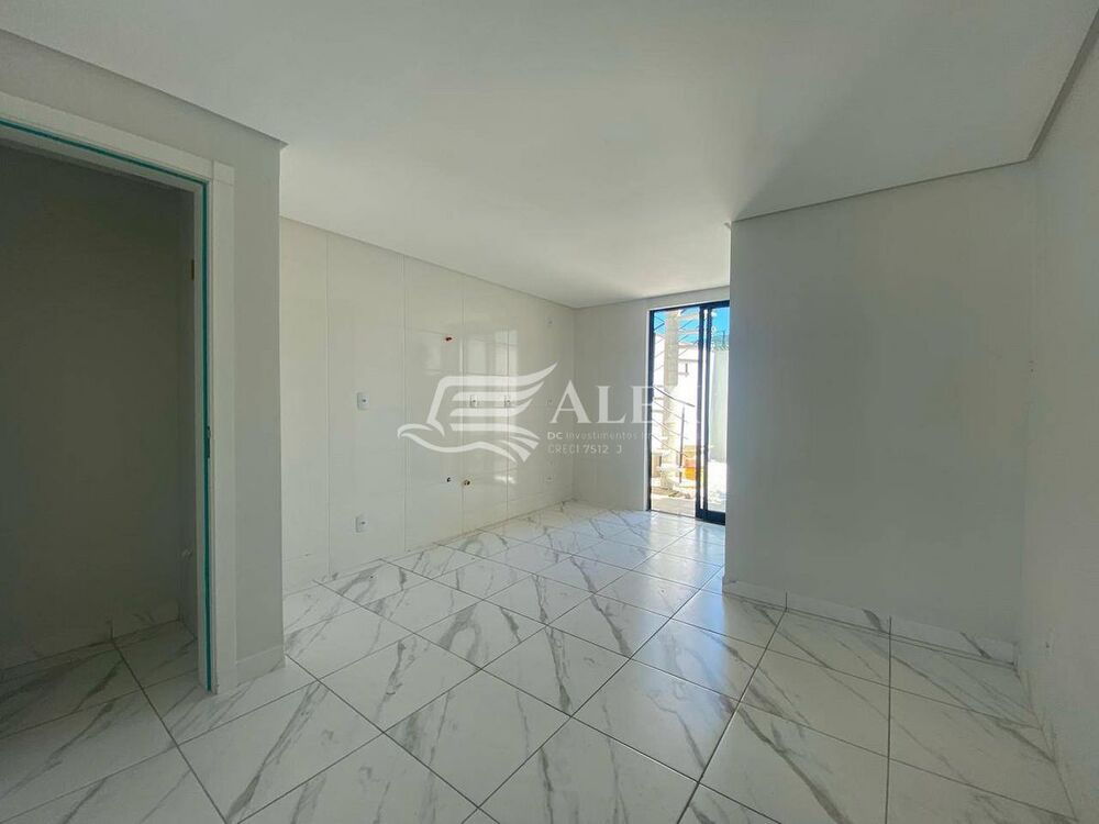 Sobrado à venda com 2 quartos, 110m² - Foto 2