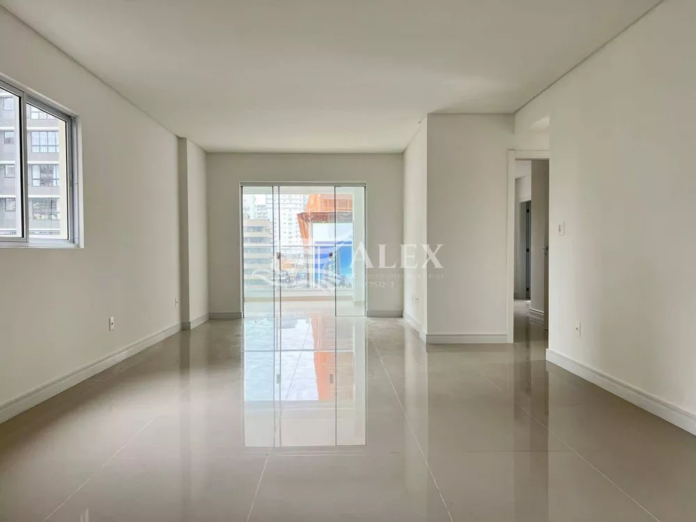 Apartamento à venda com 3 quartos, 115m² - Foto 6