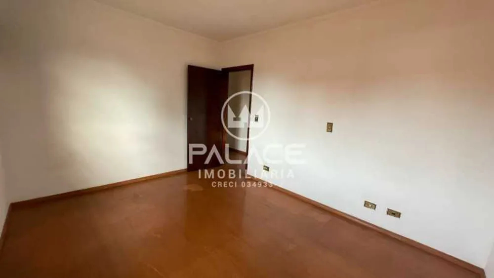 Casa, 4 quartos, 215 m² - Foto 1