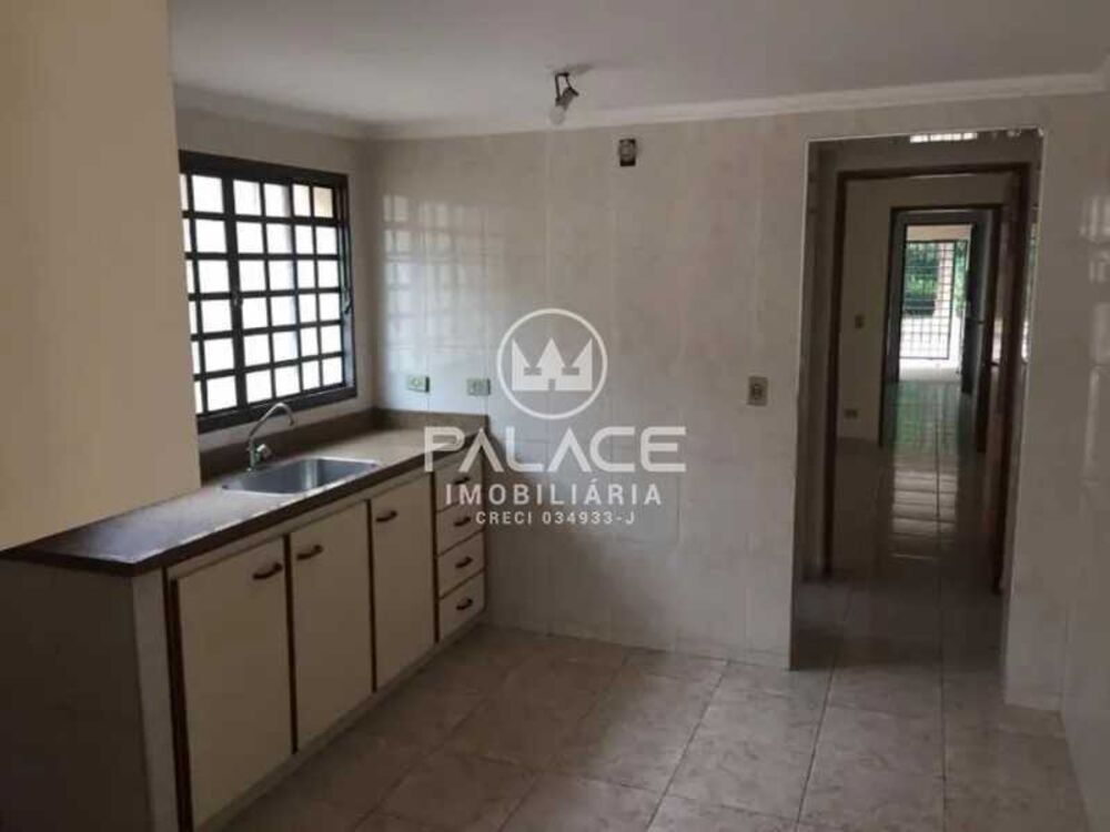 Casa à venda com 3 quartos, 171m² - Foto 4