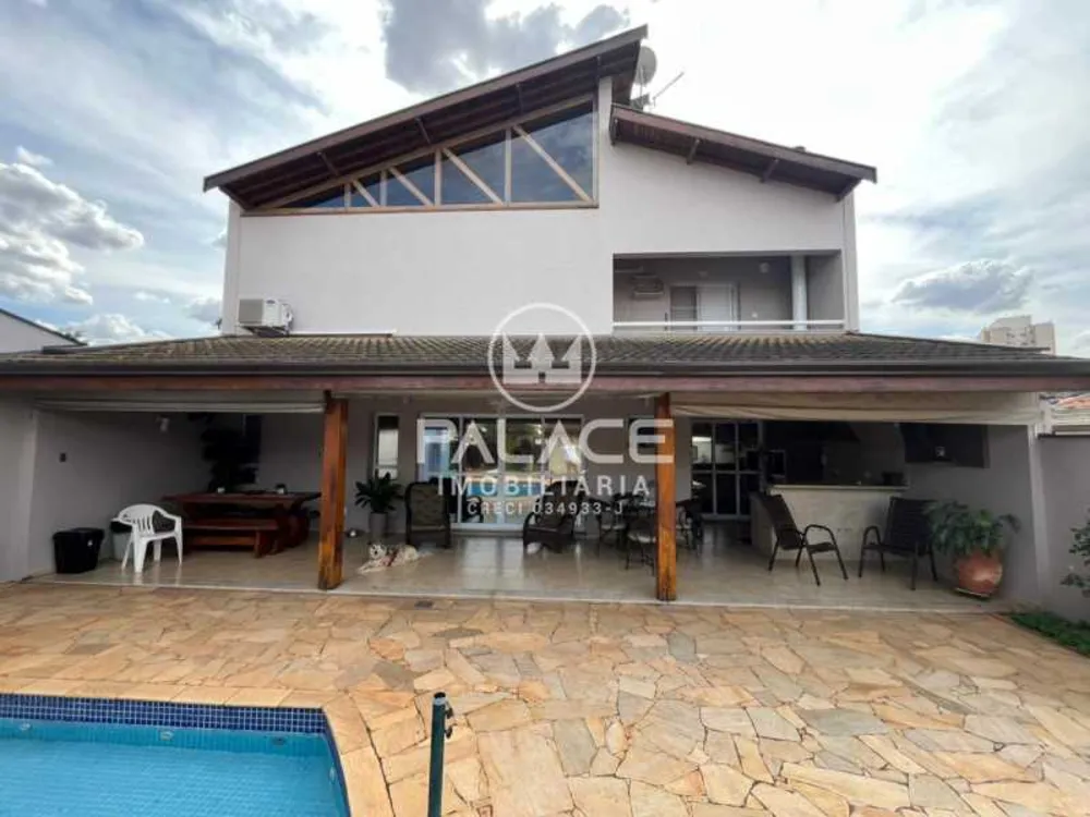 Casa, 3 quartos, 271 m² - Foto 1