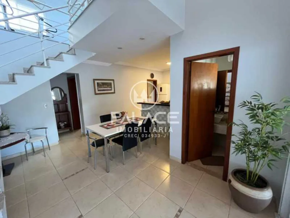 Casa, 3 quartos, 271 m² - Foto 4