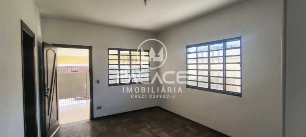 Casa, 3 quartos, 228 m² - Foto 1