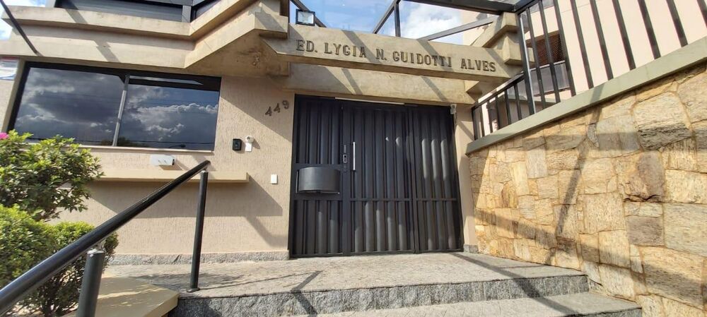 Apartamento à venda com 4 quartos, 256m² - Foto 1