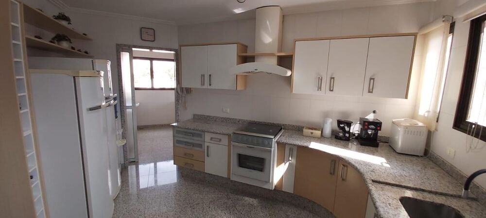 Apartamento à venda com 4 quartos, 256m² - Foto 3
