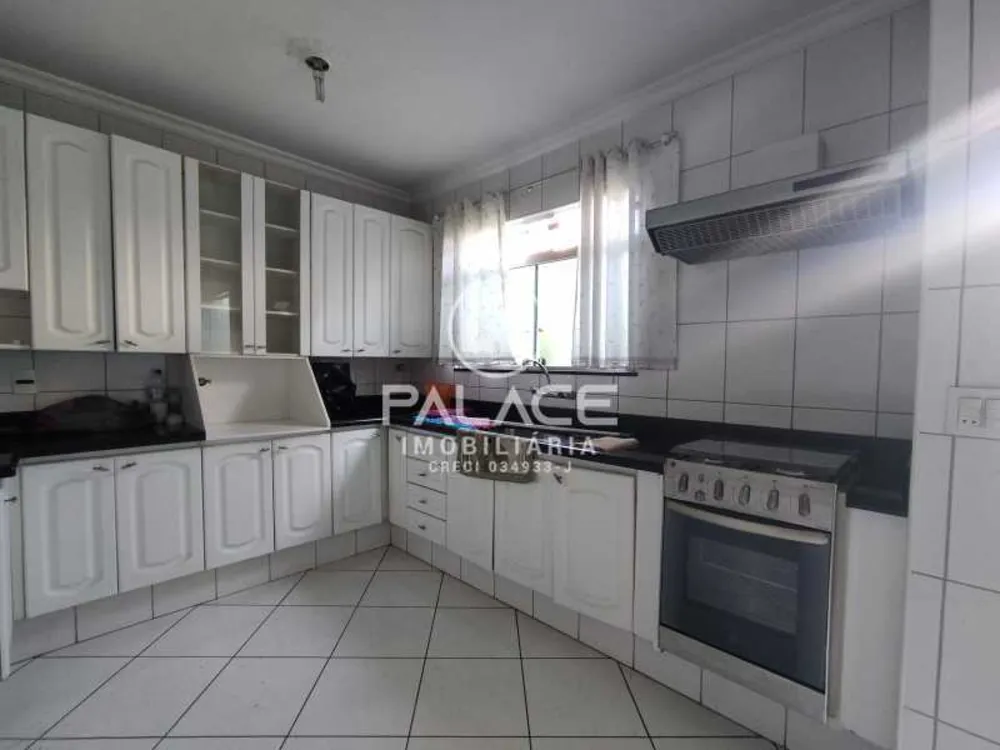 Casa, 3 quartos, 184 m² - Foto 1