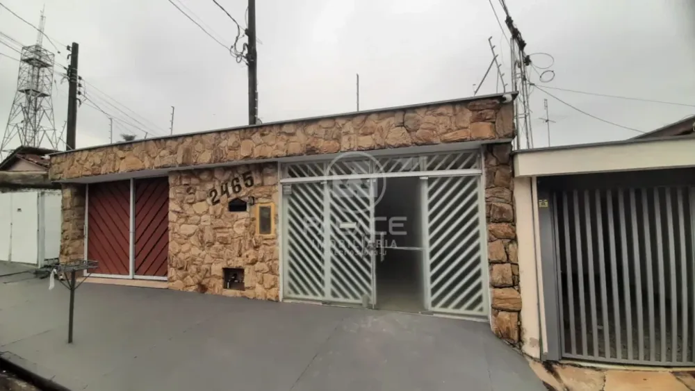 Casa, 4 quartos, 236 m² - Foto 1
