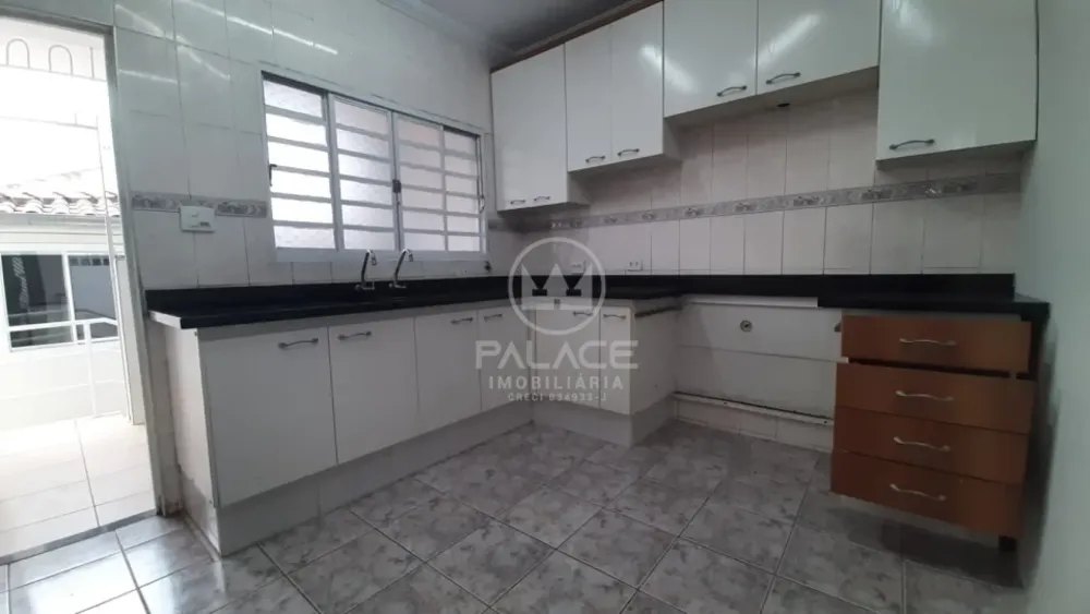 Casa, 4 quartos, 236 m² - Foto 2