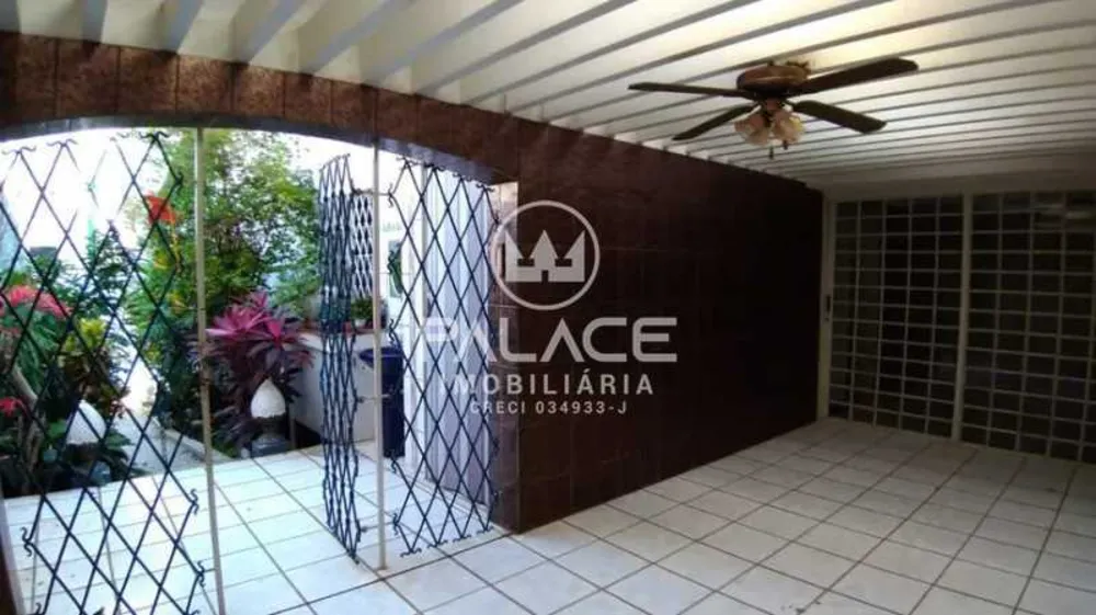 Casa, 4 quartos, 245 m² - Foto 1