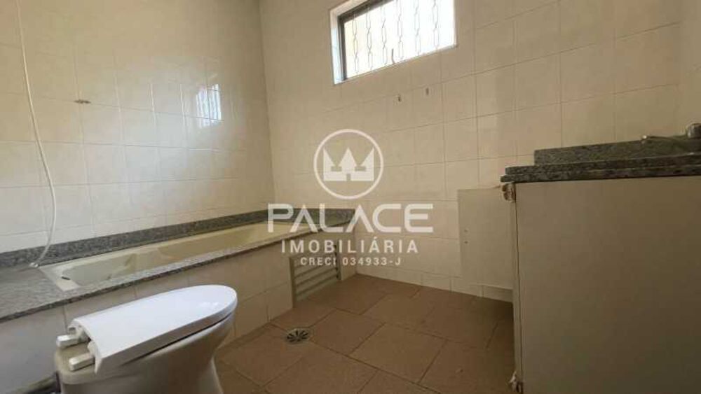 Casa à venda e aluguel com 4 quartos, 215m² - Foto 4