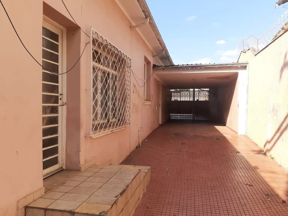 Casa à venda com 3 quartos, 278m² - Foto 1