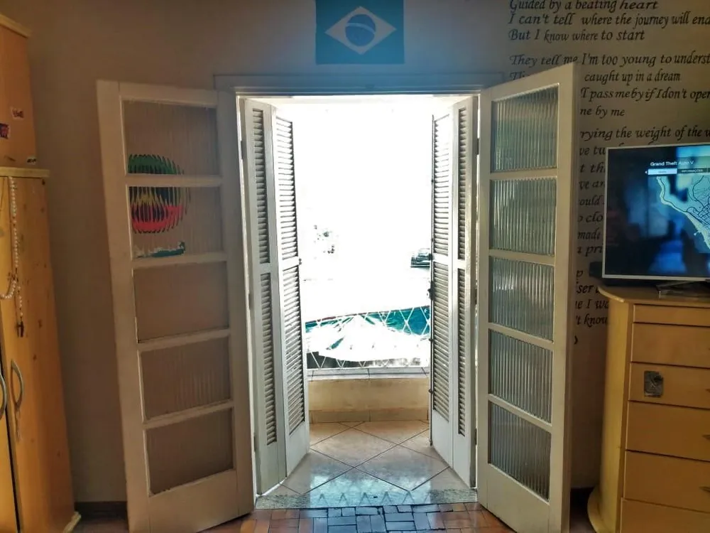 Casa, 3 quartos, 196 m² - Foto 1