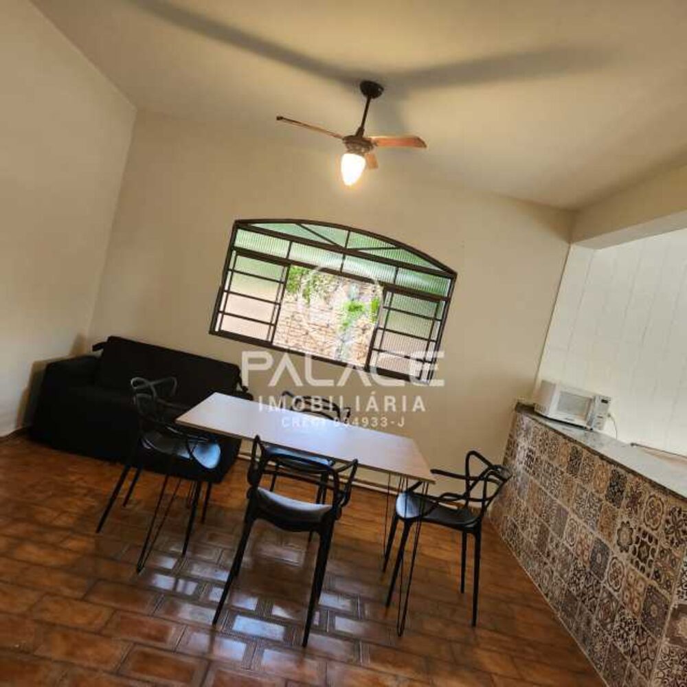 Casa de Condomínio para alugar com 3 quartos, 260m² - Foto 2