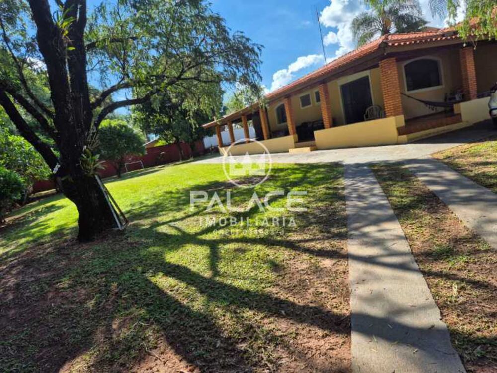 Casa de Condomínio para alugar com 3 quartos, 260m² - Foto 1
