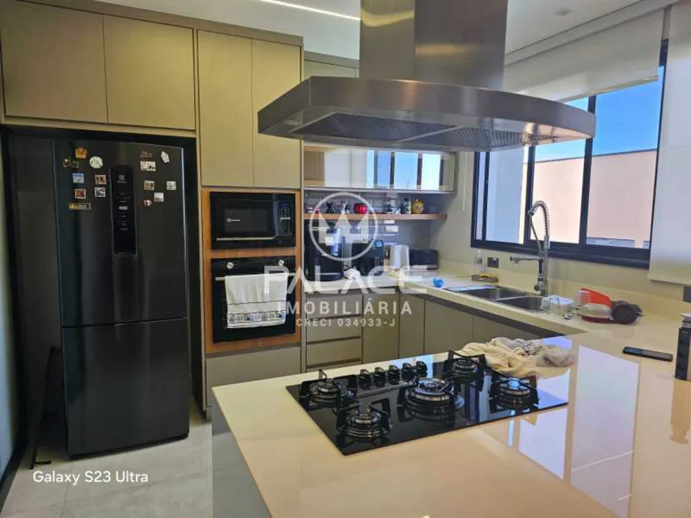 Casa, 3 quartos, 283 m² - Foto 1