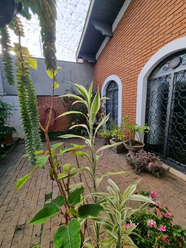 Casa, 3 quartos, 219 m² - Foto 1