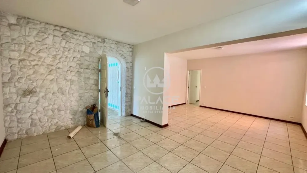 Casa, 4 quartos, 332 m² - Foto 2