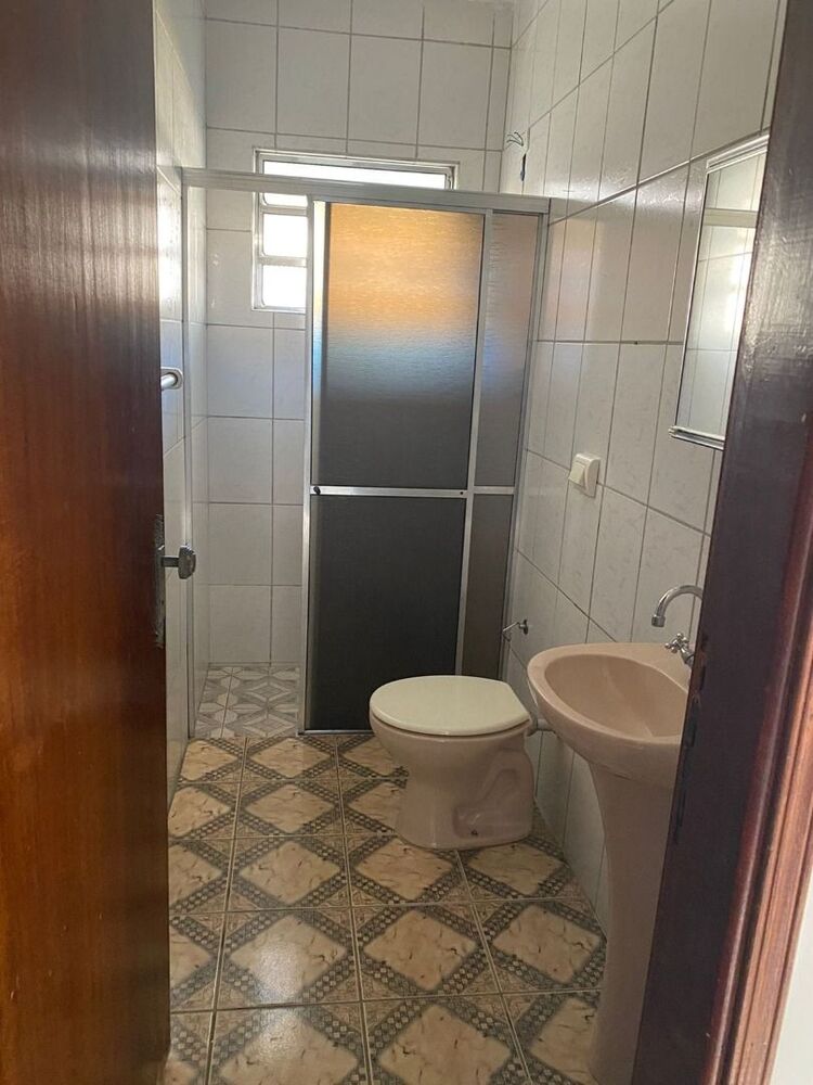 Casa à venda com 2 quartos, 300m² - Foto 2