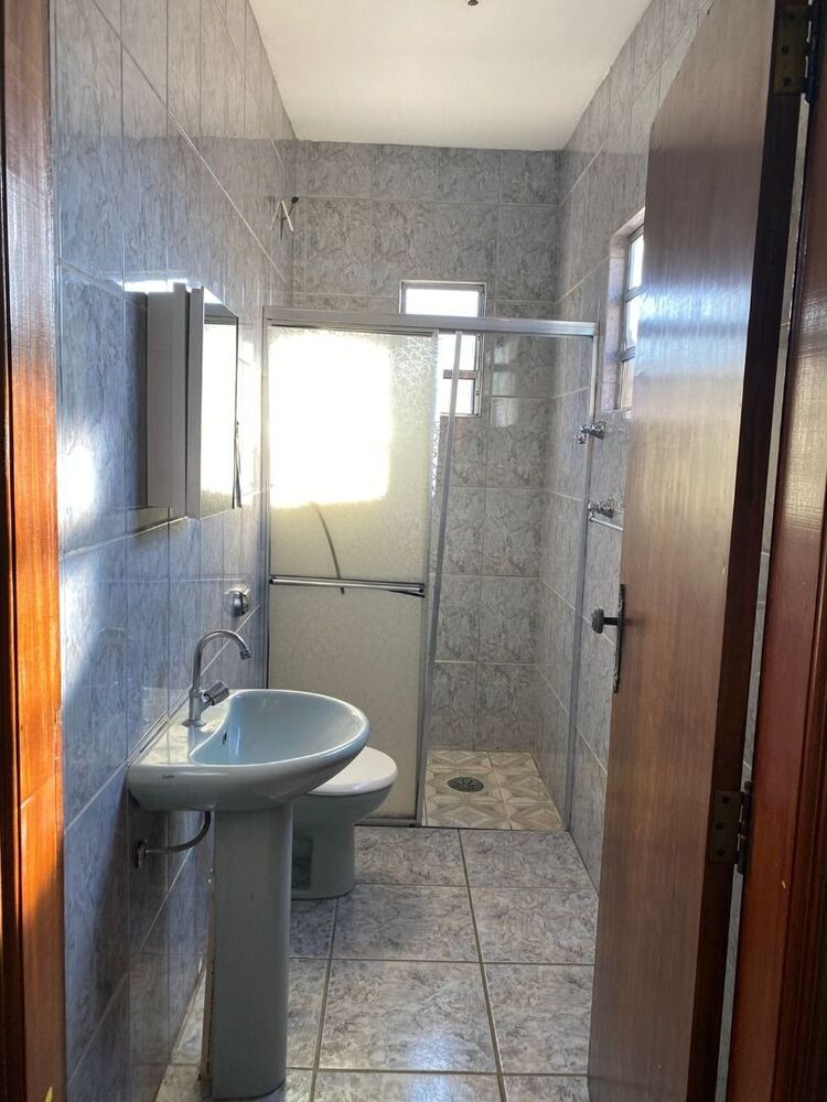 Casa à venda com 2 quartos, 300m² - Foto 1