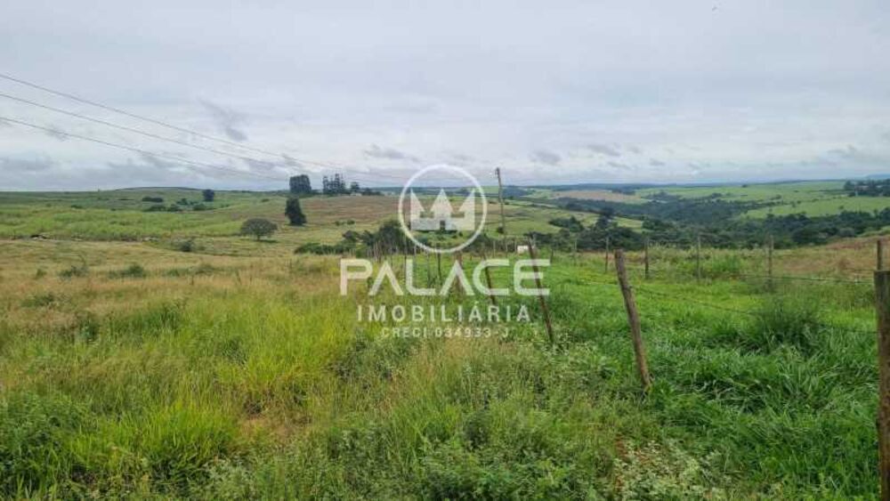 Fazenda à venda com 3 quartos, 400m² - Foto 1