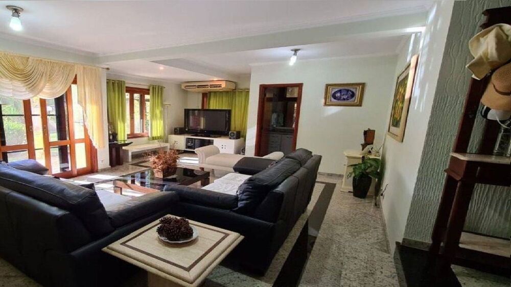Casa de Condomínio à venda com 4 quartos, 400m² - Foto 2
