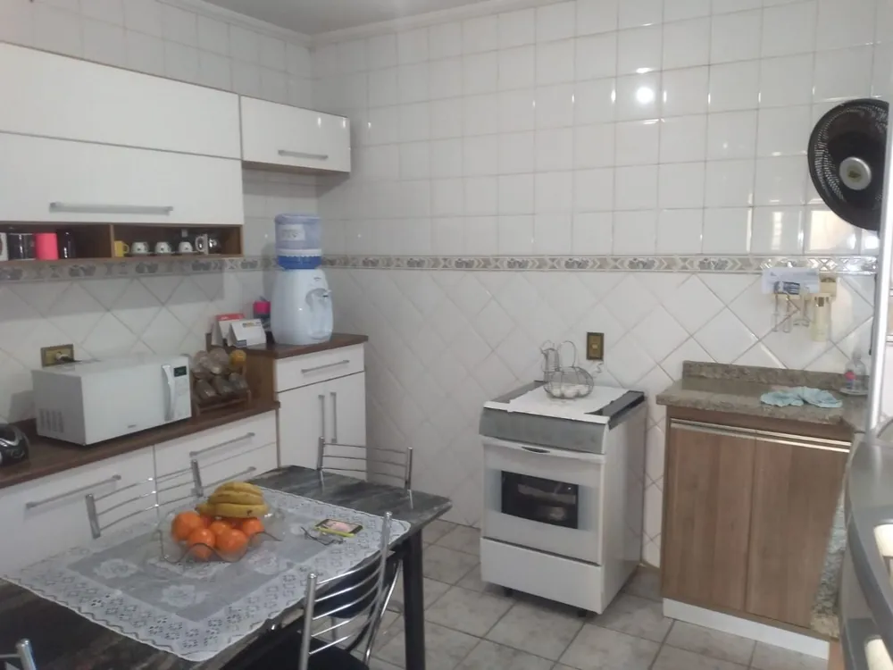 Casa, 5 quartos, 251 m² - Foto 2