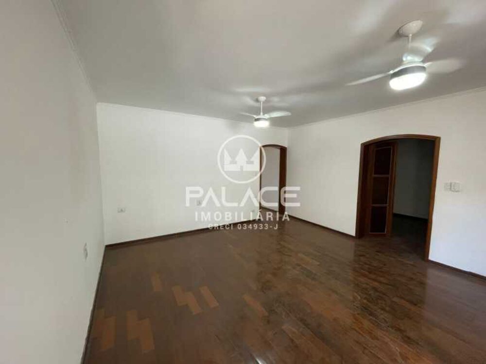 Casa Comercial para alugar com 4 quartos, 369m² - Foto 27