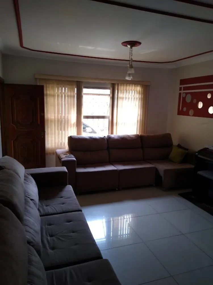 Casa, 3 quartos, 230 m² - Foto 3
