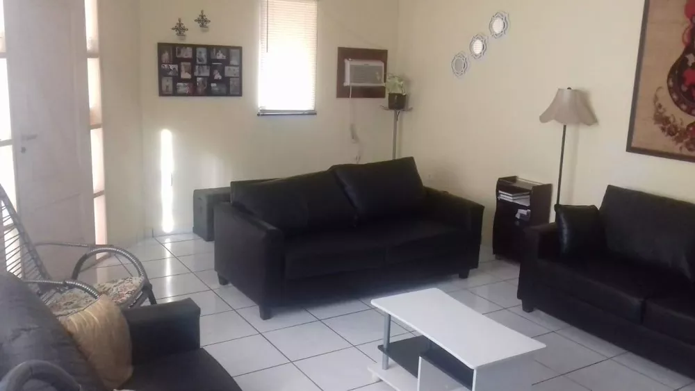 Casa à venda com 2 quartos, 141m² - Foto 2