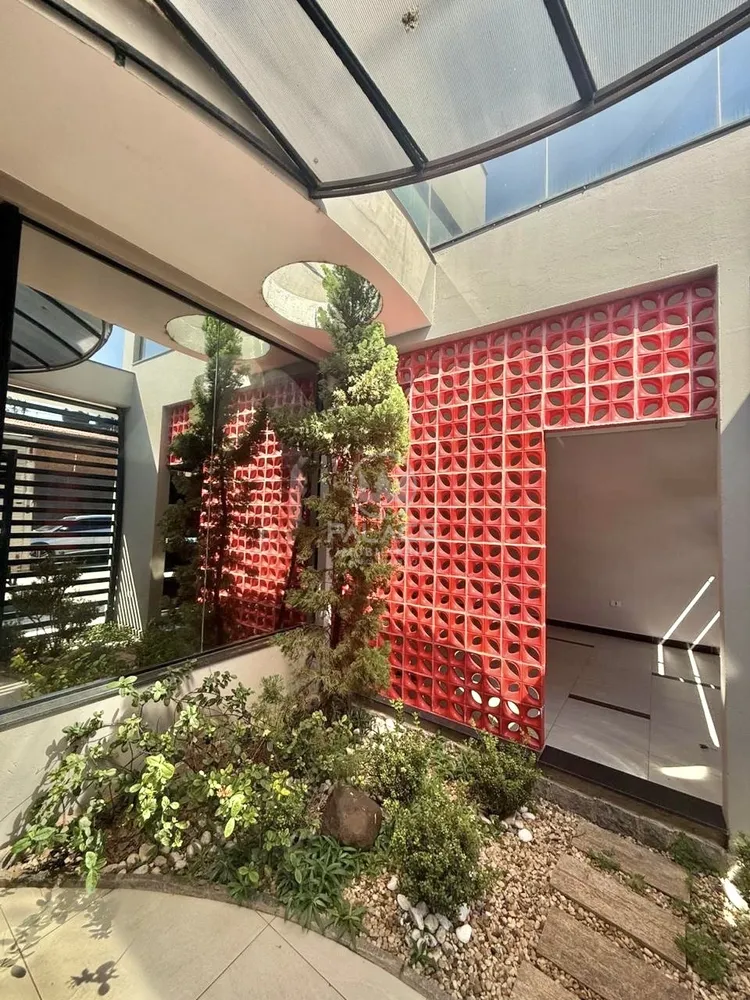 Casa, 6 quartos, 245 m² - Foto 2