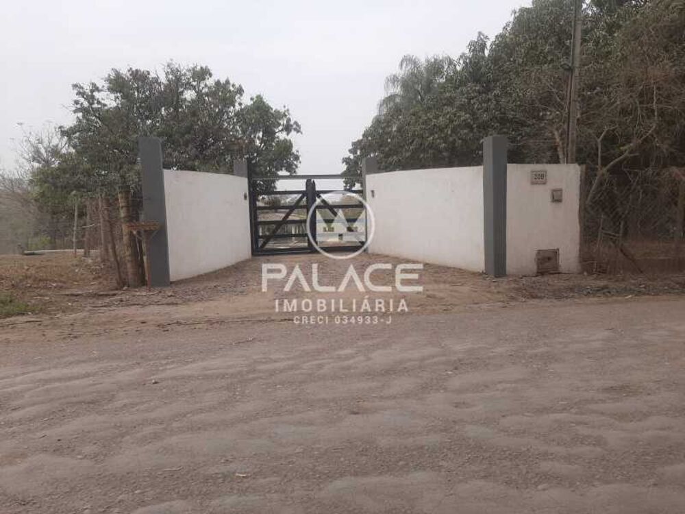 Chácara à venda com 2 quartos, 183m² - Foto 1