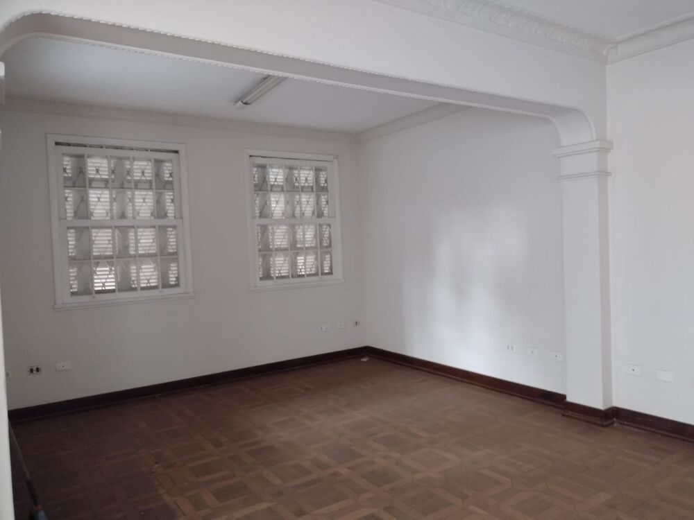 Casa para alugar com 3 quartos, 217m² - Foto 2