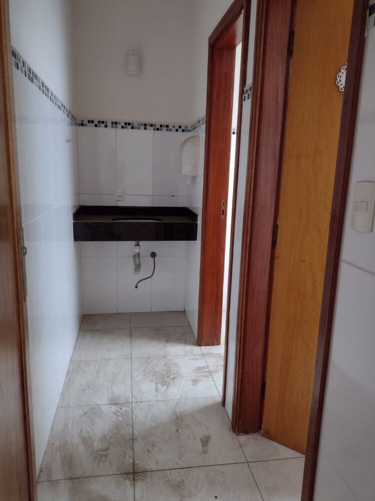 Casa para alugar com 3 quartos, 217m² - Foto 4