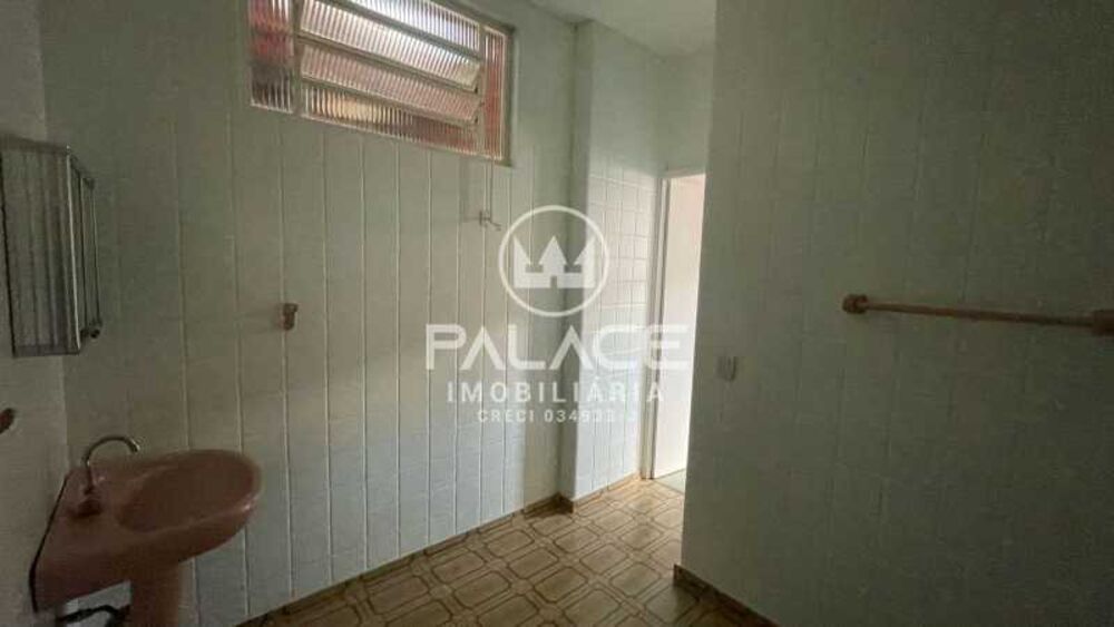 Casa para alugar com 3 quartos, 242m² - Foto 16