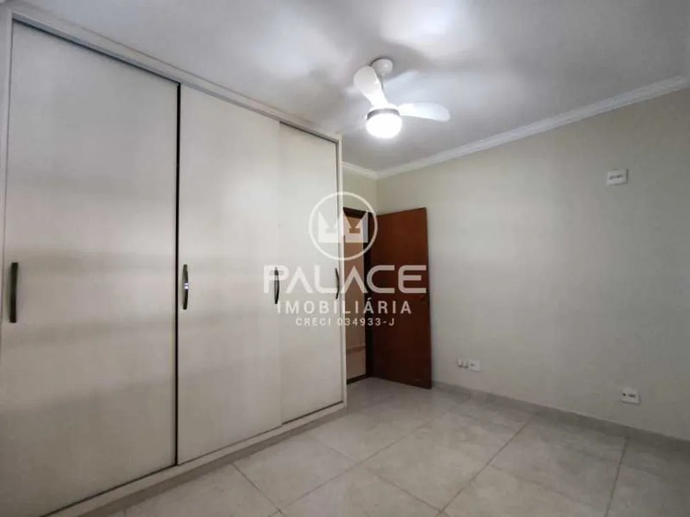 Casa, 3 quartos, 221 m² - Foto 1