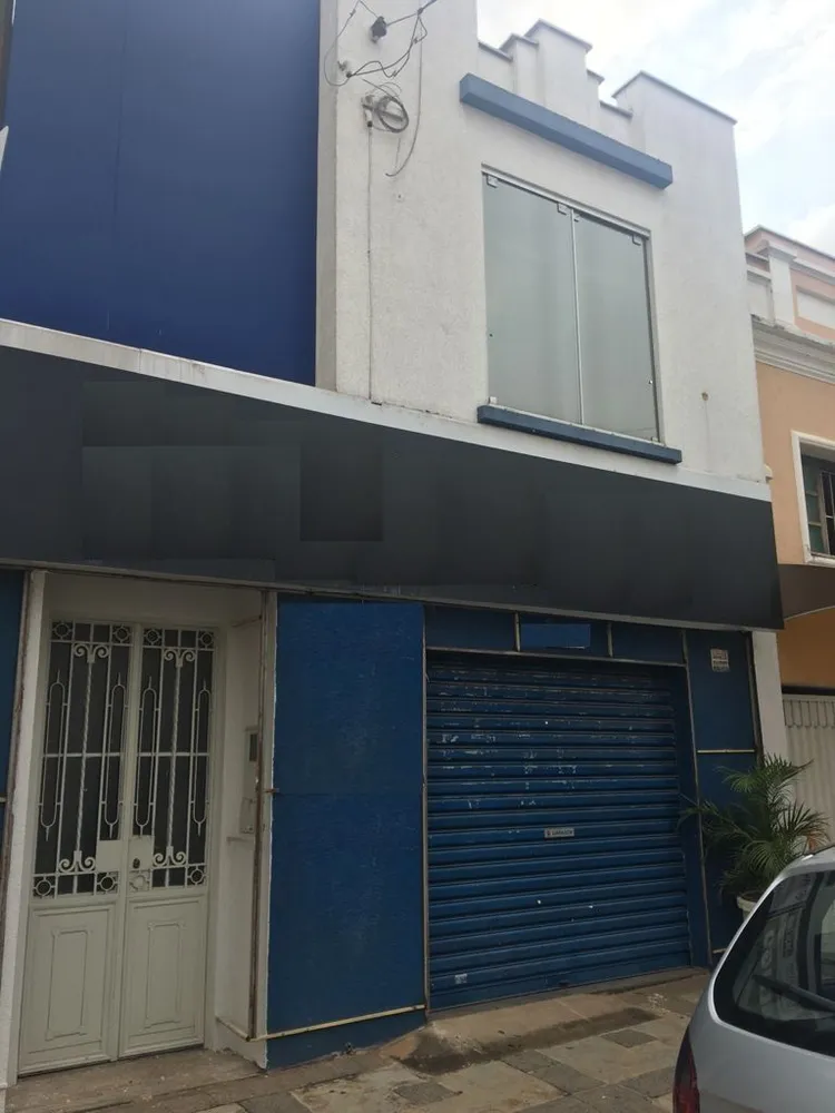 Casa, 3 quartos, 244 m² - Foto 1
